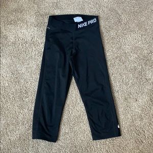 Nike pro cropped leggings